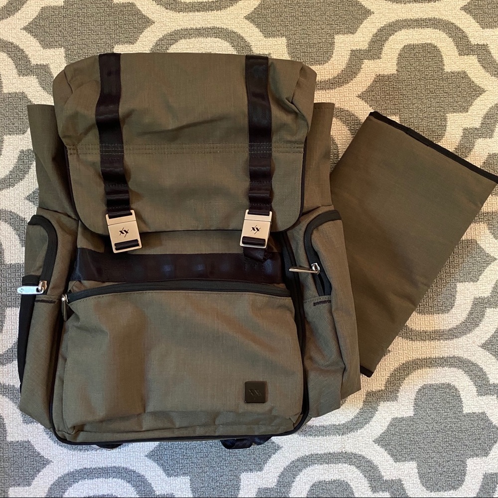 EUC Jujube Hatch XY Collection Diaper Bag